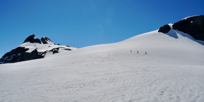 Chammlijoch, links die beiden Claridengipfel.
