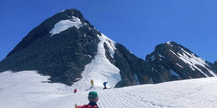 Ankunft beim Skidepot.