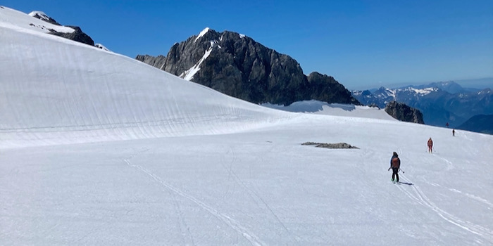 Weicher Fahrspass, leider leicht klebrig wie so oft im Sommerschnee.