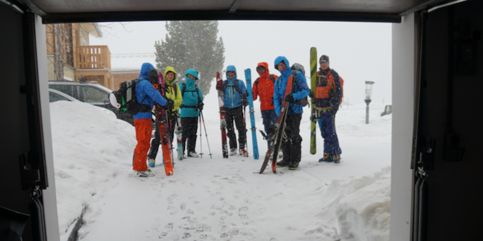 Erster Start ins Graue.