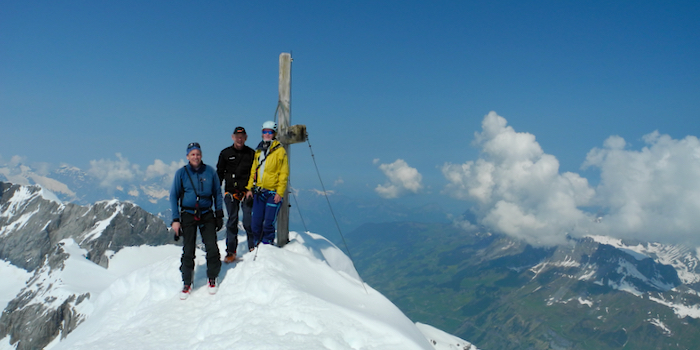 3267m.