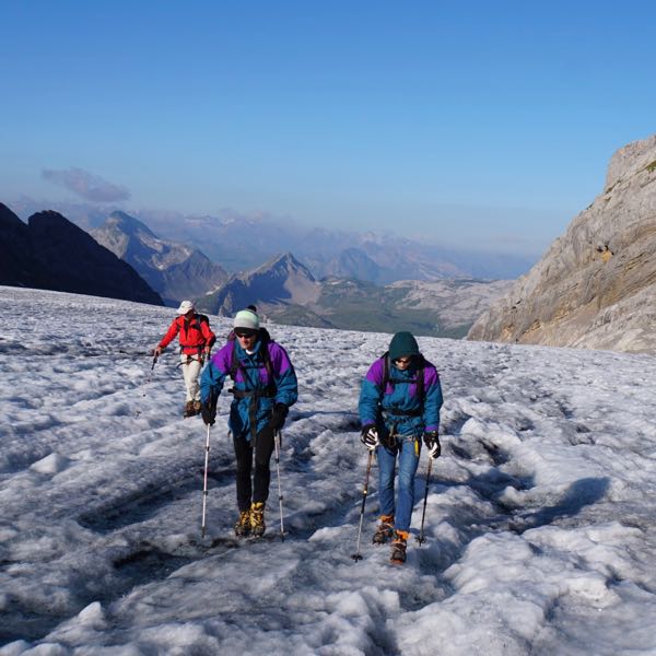 Start auf dem aperen Gletscher