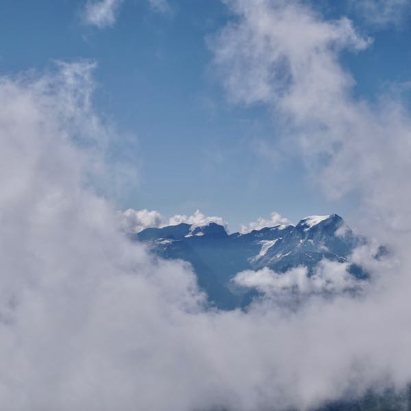 Der Tödi zeigt sich kurz