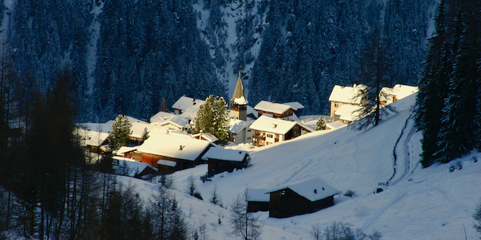 Das Dorf im Abendlicht.