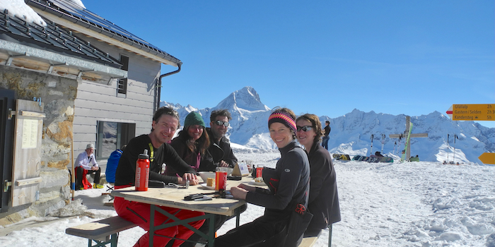 Kaffee & Kuchen in der Lötschenpasshütte.