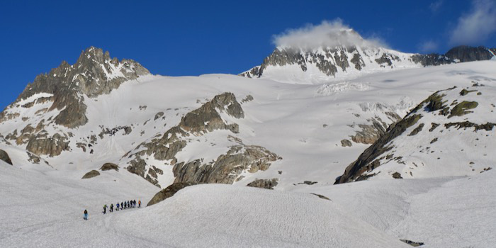 Skiaufstieg zum Galenstock (Mitte mit Wolke)